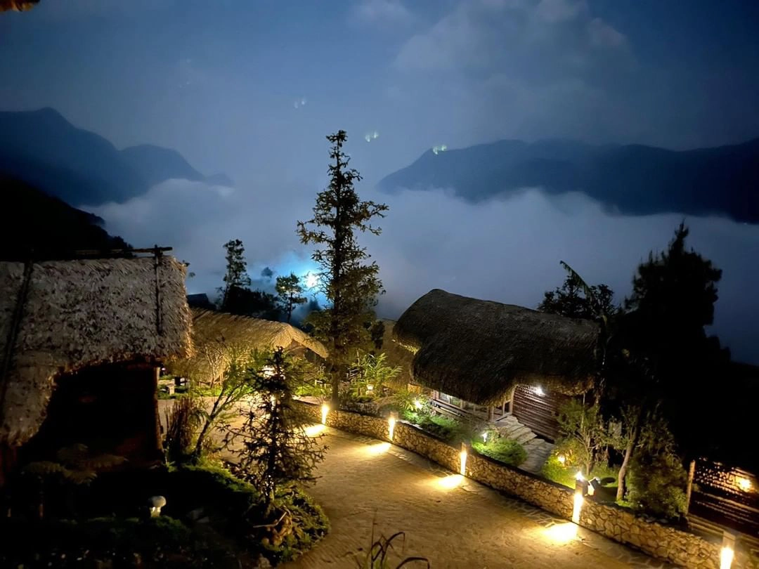 Khung cảnh đêm cực đẹp tại Sapa Jade Hill. Ảnh: @@sapajadehill_resort