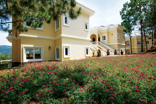 du-lich-da-lat-nho-ghe-5-resort-dep-co-kinh-nhu-lac-giua-troi-au-nay-nhe-ivivu-6