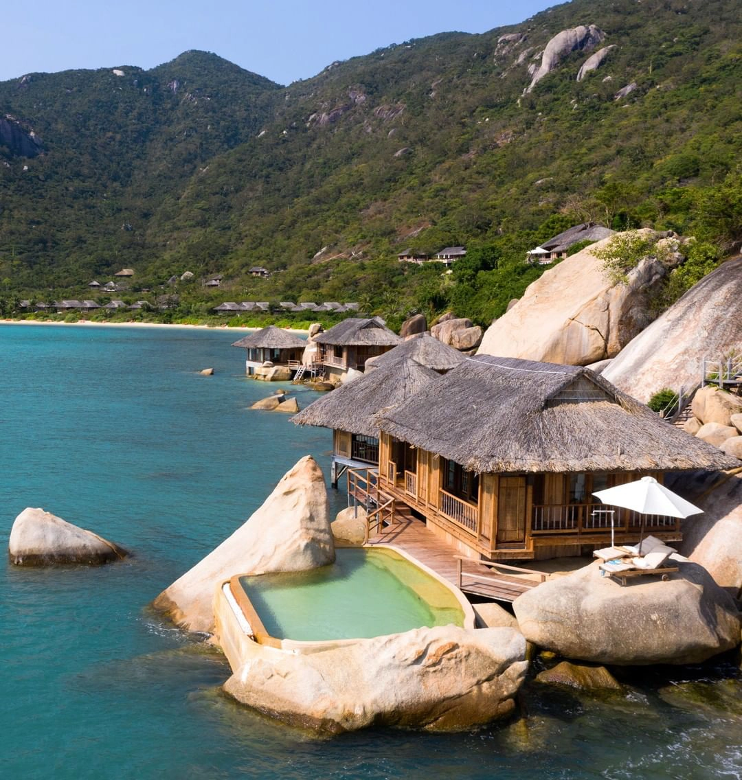 top-7-resort-nha-trang-tua-son-huong-thuy-ivivu-1