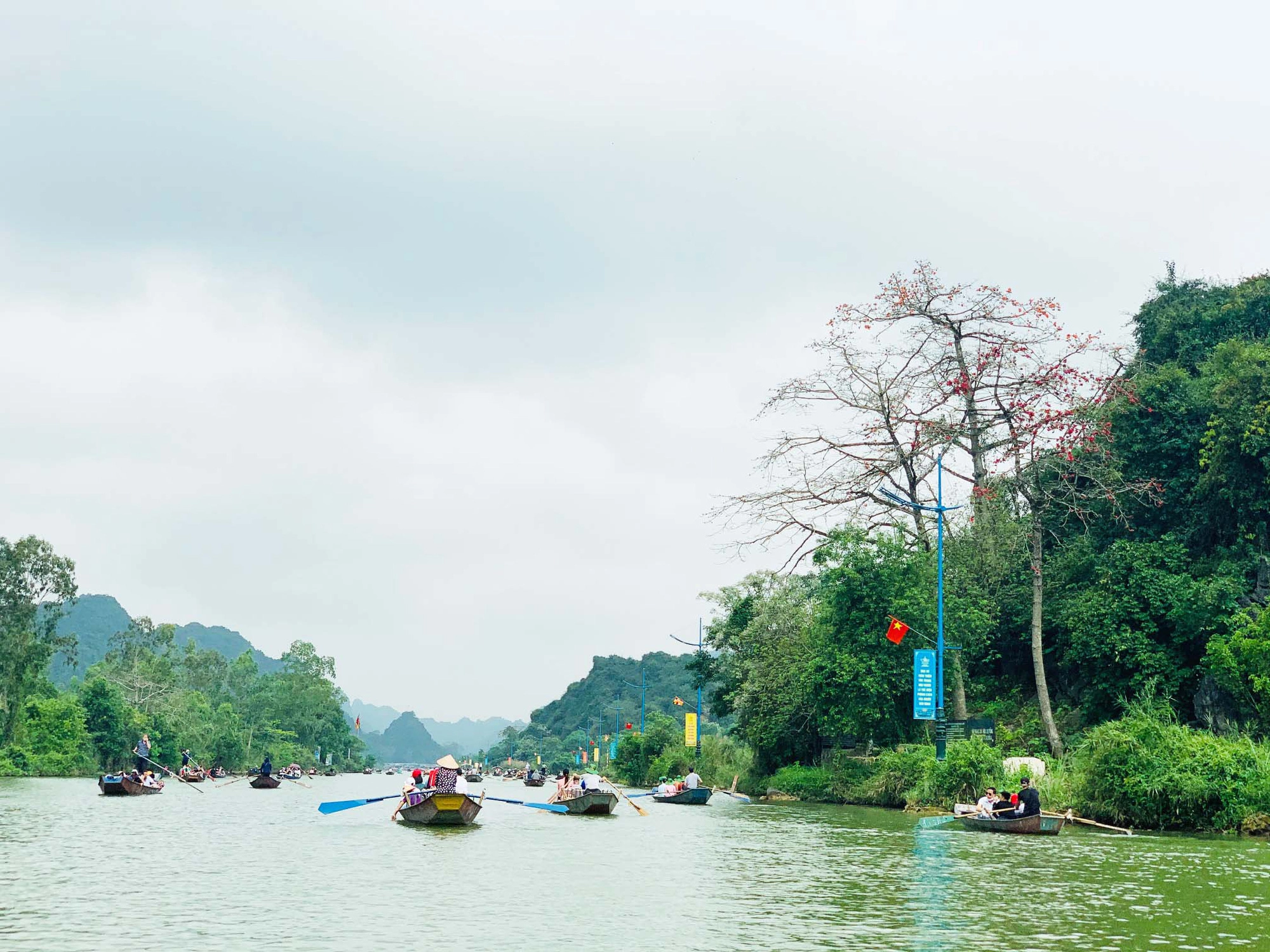 Suối Yến - đường đi vào chùa Hương. Ảnh: danviet.