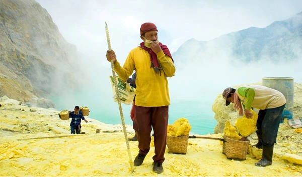 Trên đỉnh Kawah  Nhiếp ảnh gia: Valerie Leonard