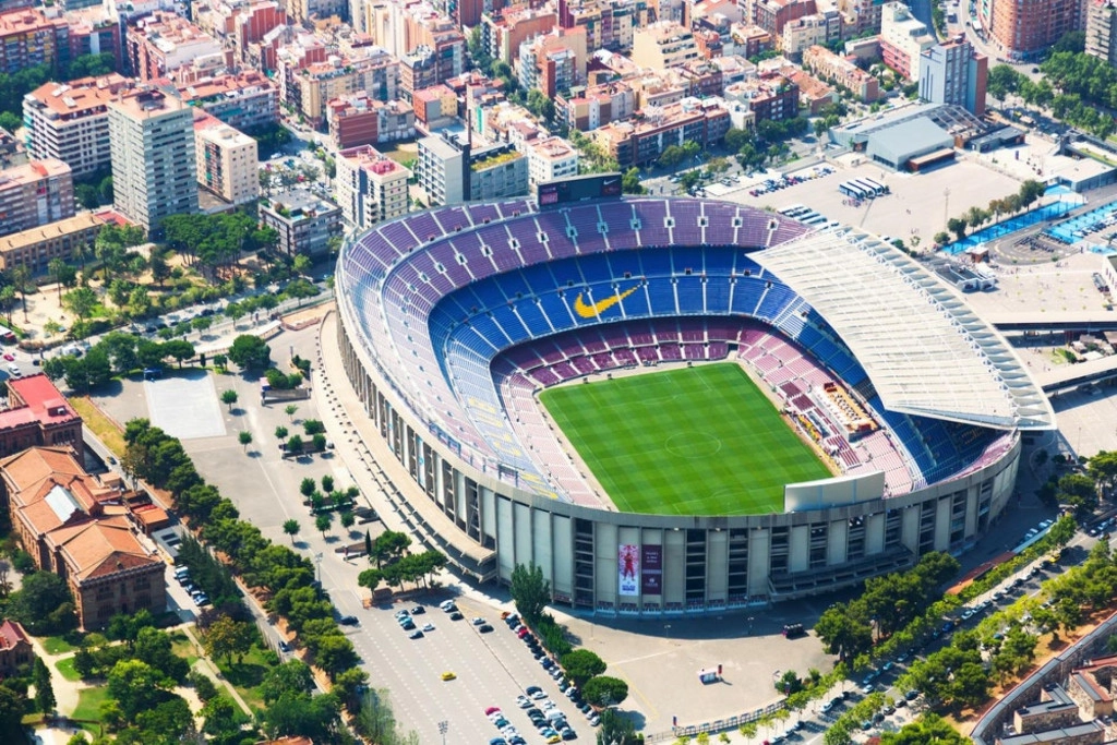 Bảo tàng và sân vận động Camp Nou. Ảnh: KKday