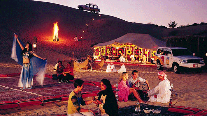 Tiệc BBQ kiểu Ả Rập trên sa mạc.