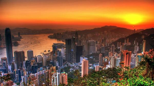 Khung cảnh tuyệt đẹp nhìn từ núi Thái Bình. Ảnh: traveltamed.com