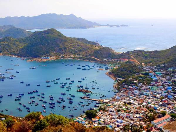 Toàn cảnh đảo Bình Ba xinh đẹp nhìn từ trên cao.