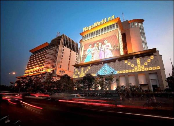Casino Naga Word nhìn từ bên ngoài. Casino Naga Word nhìn từ bên ngoài.