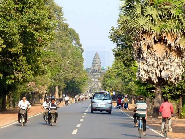 Một con phố của Siem Reap. Một con phố của Siem Reap.