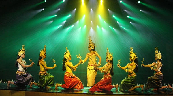 Show trình diễn ấn tượng “Smile of Angkor”. Show trình diễn ấn tượng “Smile of Angkor”.