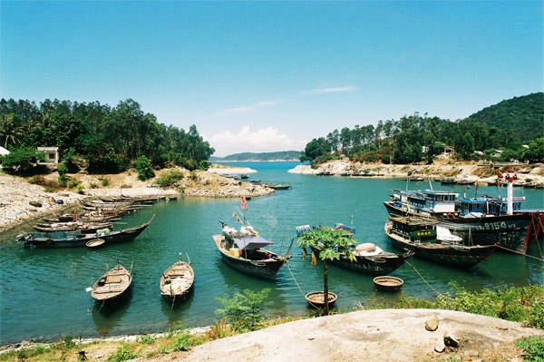Âu thuyền ở Cù Lao Chàm. Âu thuyền ở Cù Lao Chàm.