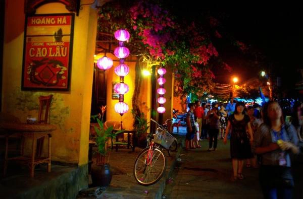 Vẻ đẹp lôi cuốn của Hội An. Vẻ đẹp lôi cuốn của Hội An.