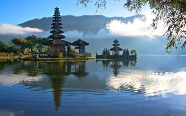Bali: Giá phòng trung bình là 86 Bảng Anh (khoảng 2,82 triệu đồng), giảm 15%.