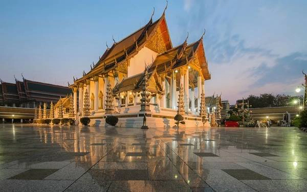 Bangkok: Giá phòng trung bình là 51 Bảng Anh (khoảng 1,67 triệu đồng), giảm 15%.
