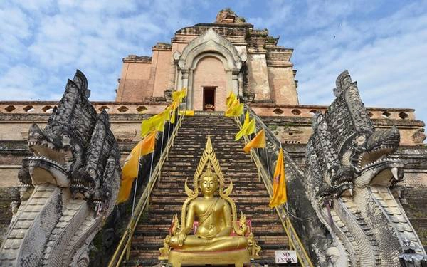 Chiangmai: Giá phòng trung bình là 37 Bảng (khoảng 1,2 triệu đồng), giảm 19%.