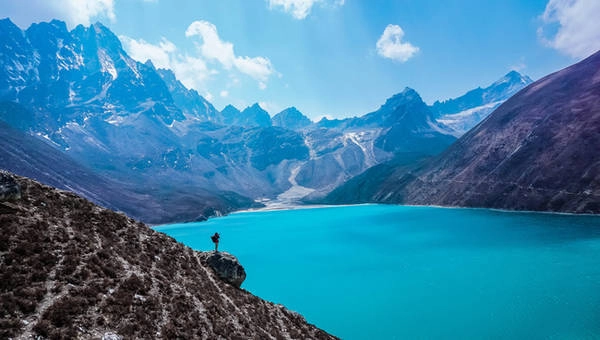 Sau một ngày kiệt sức với đèo Cholapass, mình cũng đến được hồ Gokyo. Sau một ngày kiệt sức với đèo Cholapass, mình cũng đến được hồ Gokyo.