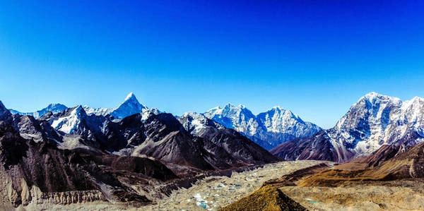 À, đây là nhìn từ đỉnh Kalapather ở độ cao 5550m. À, đây là nhìn từ đỉnh Kalapather ở độ cao 5550m.