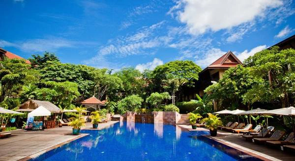 Hồ bơi hiện đại. Ảnh: victoriahotels.asia