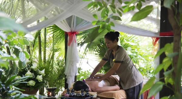 Những liệu pháp mat-xa thư giãn sẽ giúp bạn xóa tan đi những mỏi mệt của cơ thể. Ảnh: victoriahotels.asia
