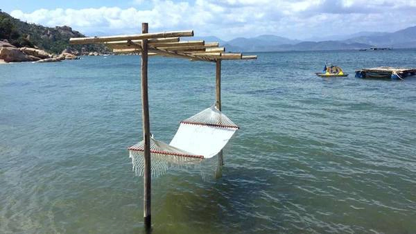 Mênh mông giữa biển Mênh mông giữa biển