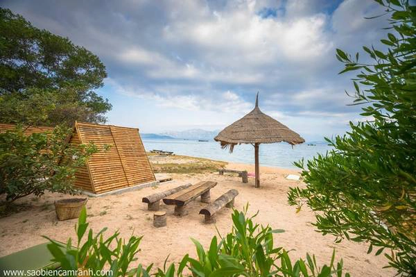 Bạn có thể chọn chòi đặt tại vị trí cạnh biển hay dưới tán cây Bạn có thể chọn chòi đặt tại vị trí cạnh biển hay dưới tán cây