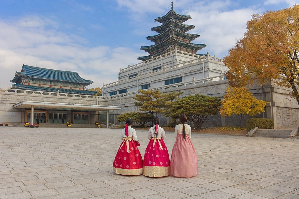Mặc Hanbok và chụp hình tham quan tại Bảo tàng Rong biển