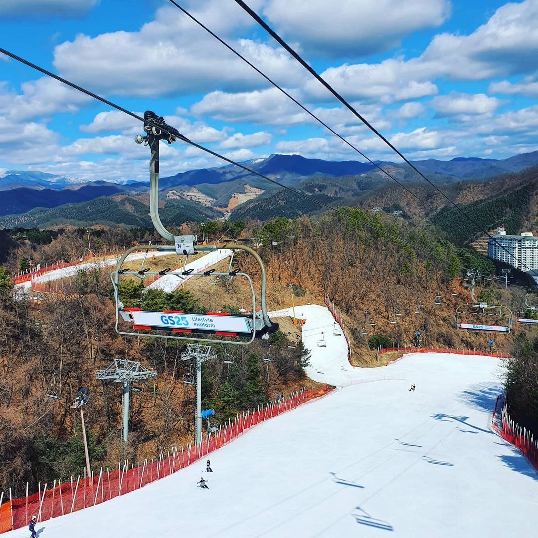 Khu trượt tuyết ở Elysian Gangchon Ski Resort, Hàn Quốc. Ảnh: @flex_ski_school_bist.