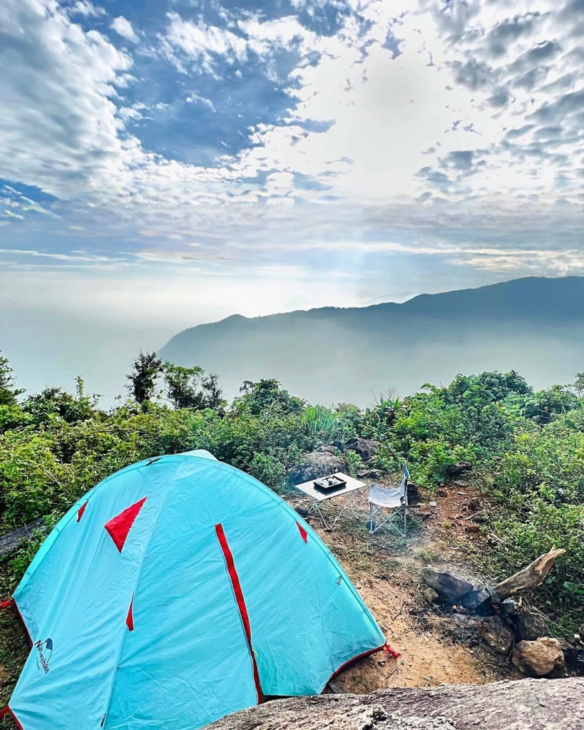 Cắm trại ngắm mây đèo Hải Vân. Ảnh: hoanghuong.3011