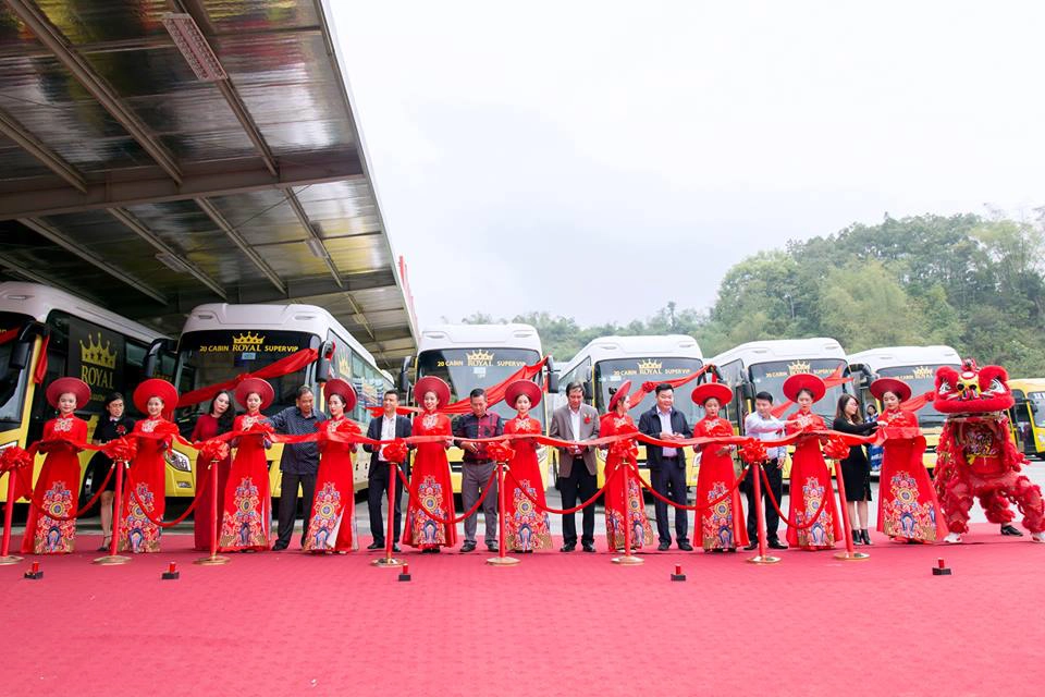 xe-ha-son-hai-van-VIP-Royal-ivivu-7