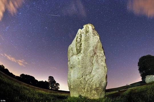 Mưa sao băng Perseids năm nay thu hút sự chú ý lớn của những người yêu thích thiên văn bởi đây là cơn mưa sao băng đẹp nhất trong vòng 113 năm.