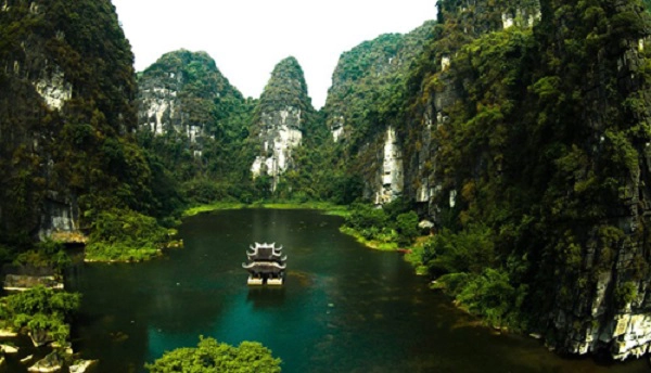 Hành cung Vũ Lâm nhìn từ trên cao. Ảnh: SDL Ninh Bình. Hành cung Vũ Lâm nhìn từ trên cao. Ảnh: SDL Ninh Bình.