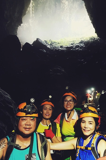 trang-tran-ke-chuyen-nguy-hiem-rinh-rap-khi-di-xuyen-son-doong-ivivu-8