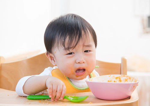 trẻ 10 tháng được 7kg