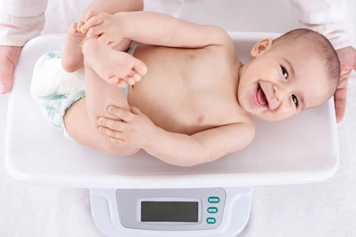 Trẻ 16 tháng tuổi cân nặng bao nhiêu là vừa?