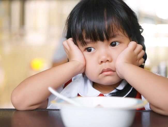 trẻ bị nhiễm khuẩn