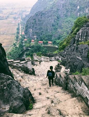 Để lên đến đỉnh núi bạn cần phải chinh phục 486 bậc thang. Để lên đến đỉnh núi bạn cần phải chinh phục 486 bậc thang.