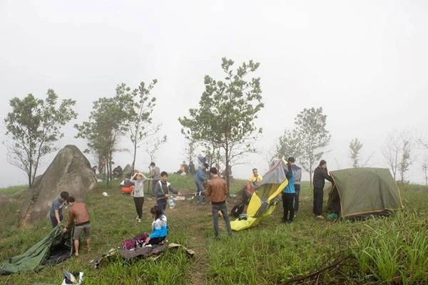 trekking-nui-chua-chan-ngay-suong-mu-ivivu-7