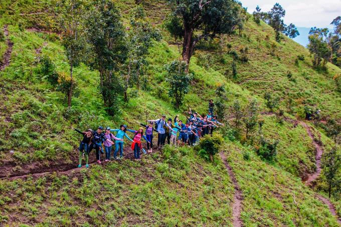 trekking-ta-nang-mua-co-phu-xanh-ca-ngon-doi-iVIVU-11