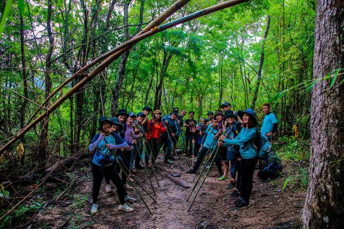 trekking-ta-nang-mua-co-phu-xanh-ca-ngon-doi-iVIVU-4