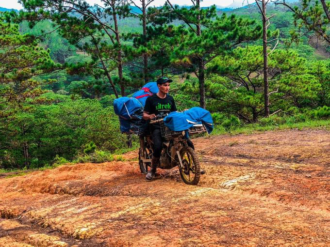 trekking-ta-nang-mua-co-phu-xanh-ca-ngon-doi-iVIVU-6