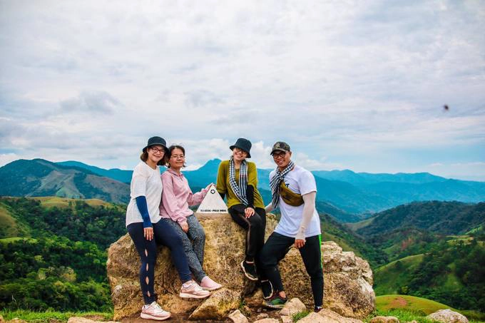 trekking-ta-nang-mua-co-phu-xanh-ca-ngon-doi-iVIVU-9