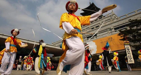 Người Hàn Quốc vẫn tính tuổi theo tuổi 'mụ' giống Việt Nam. Ảnh: BBC.