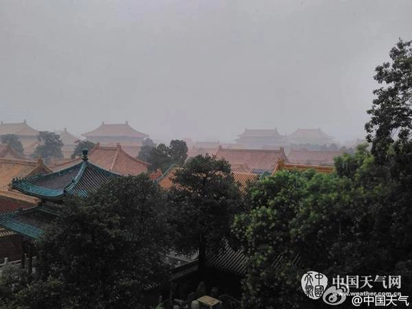Lãnh đạo thành phố Bắc Kinh (Trung Quốc) đã tăng mức cảnh báo mưa lớn từ vàng lên cam vào ngày 21/7, mức cao thứ 2 trong hệ thống cảnh báo. Một số khu vực ước tính sẽ đạt lượng mưa hơn 100 mm. Lãnh đạo thành phố Bắc Kinh (Trung Quốc) đã tăng mức cảnh báo mưa lớn từ vàng lên cam vào ngày 21/7, mức cao thứ 2 trong hệ thống cảnh báo. Một số khu vực ước tính sẽ đạt lượng mưa hơn 100 mm.