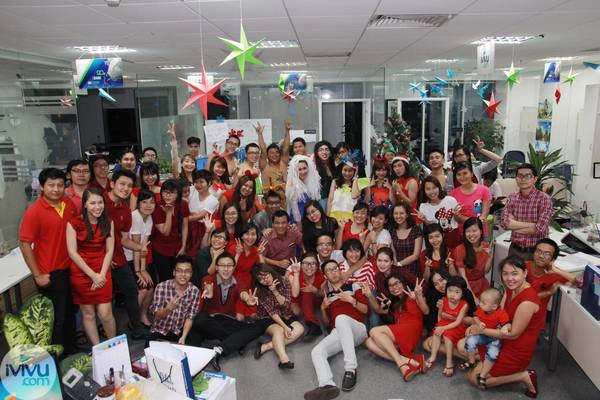 iVIVU By Night mừng Giáng sinh đã đem đến cho toàn thể nhân viên của iVIVU.com một không khí lễ hội vui tươi và ngập tràn niềm vui.