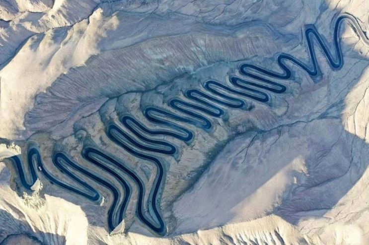 Tuyen-duong-Pamir-Plateau-Sky-ivivu-4