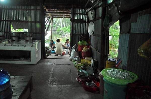 Cùng vào bếp và sinh hoạt với người dân tại Cà Mau.