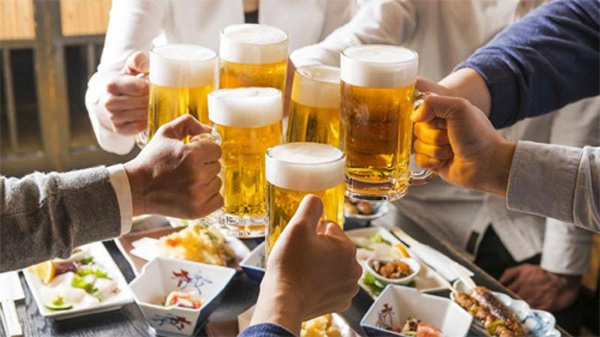 Uống nhiều rượu bia