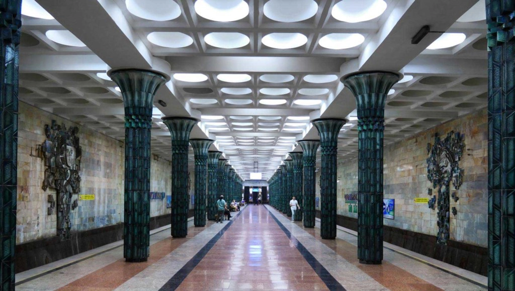 uzbekistan-va-kien-truc-bi-mat-cua-tau-dien-ngam-tashkent-ivivu-5