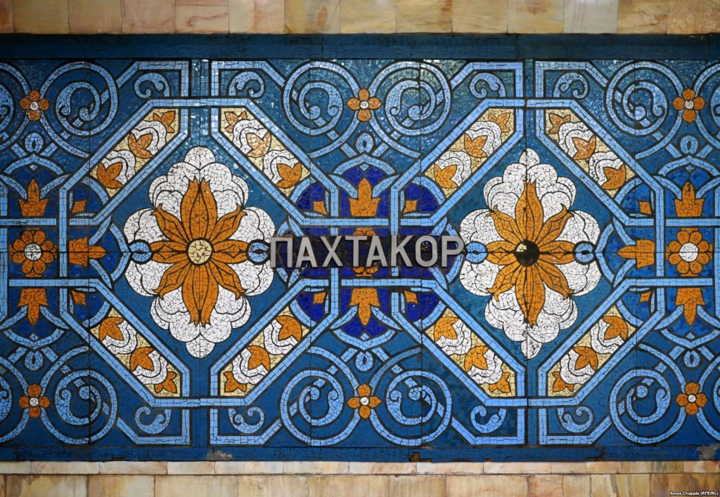 uzbekistan-va-kien-truc-bi-mat-cua-tau-dien-ngam-tashkent-ivivu-6