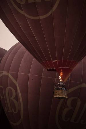 Tới Bagan đúng dịp, du khách có thể thuê các khinh khí cầu để ngắm toàn cảnh vùng đất tuyệt đẹp này từ trên cao. Tới Bagan đúng dịp, du khách có thể thuê các khinh khí cầu để ngắm toàn cảnh vùng đất tuyệt đẹp này từ trên cao.