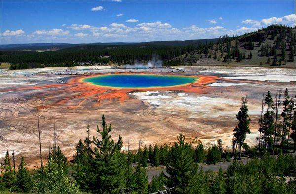 Du lịch Mỹ - Grand Prismatic Hot Spring, Wyoming, Mỹ.