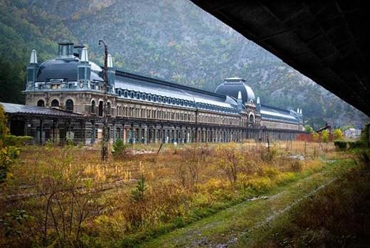 Nhà ga xe lửa Canfranc, Tây Ban Nha